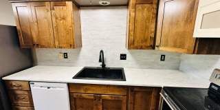 Charming Updated Condo in Great Location Gallery 18