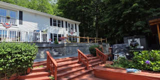 112 Woodbine Street Gallery 1