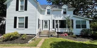 Updated 3bed / 3bath farmhouse.  Nice Location. Gallery 1