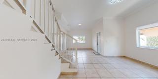 323 SW 36Ave Gallery 1