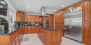 7230 SW 104th St Gallery 8