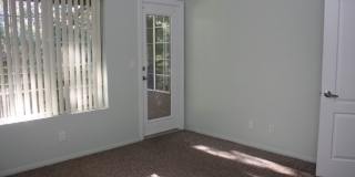 Cute & Cozy Condo Close to UNLV Gallery 14