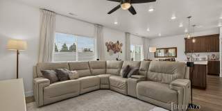 Charming townhome | 3 Bed · 2.5 Bath | 2-Car Garage - $500 MOVE-IN CREDIT FOR SEPTEMBER!! Gallery 7