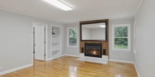 Spacious 4BR House in Signal Mountain Gallery 12