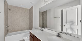 Panther Creek Family Home Gallery 23