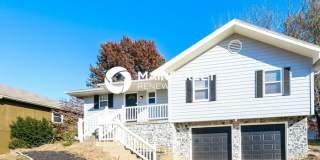 801 Northeast Lyon Drive Gallery 1
