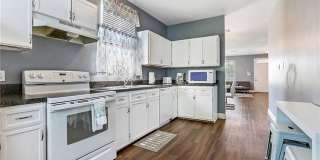 1512 N ROBERTSON Street Gallery 7