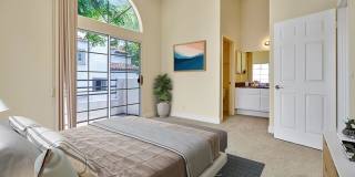 Summit At Warner Center Gallery 121