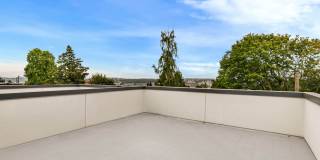 3 Bedroom Modern Industrial Townhome with City Views & Rooftop Oasis Gallery 18
