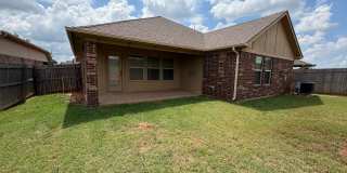 Beautiful and Cozy 3bed/2bath with an Office Available in North Norman! Gallery 38