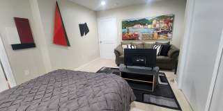 2 bdr 2 bath kitchen fully furnished apartment with private entrance in quiet neighborhood in Albuquerque Gallery 5