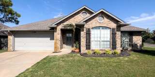 Luxurious Oasis with Poolside Serenity: Discover 17300 Zinc Drive, Edmond Gallery 1