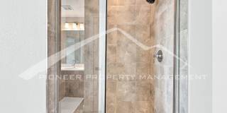 Spacious Townhouse with Central AC and 2-Car Garage Gallery 14