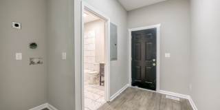 Room in 4 Bedroom Home at Athens Ave Gallery 16