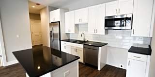 3833 N Broadway Gallery 43