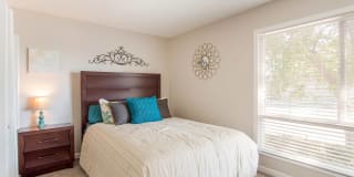 Glen at Lakewood Gallery 4