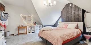 6 bed/2 bath on Rohs St., Mins. from UC for Only $600/pp ($3,600/mo)! $250 SIGN ON BONUS FOR LTO!!! Gallery 47