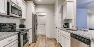 Modern 3BR/2BA Duplex | All Utilities Included | Downtown Edmond Gallery 10