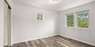 528 Lake Court Gallery 20