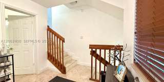 1033 SW 9th Ct Gallery 2