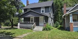 Charming 3-Bedroom Property in Prime Location Gallery 1