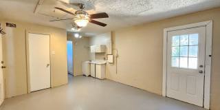 GORGEOUS 2 Bedroom, 1.5 Bath House with a 1 CAR GARAGE *Move-in Special* Gallery 12