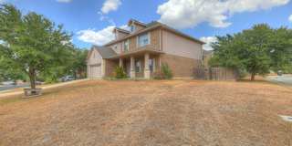 6 bedroom corner lot with new renovations big fenced yard Gallery 1