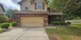 AVAILABLE NOW & READY FOR MOVE-IN - INGROUND POOL & SOLAR PANELS! Gallery 1
