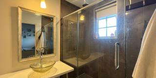 2064 HERSCHEL Street Gallery 11