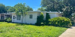 Charming 3 Bedroom Home with Detached Garage in South San Antonio Gallery 3