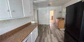 11 Knapp Avenue Gallery 14