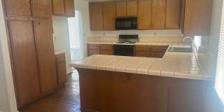 5 BEDROOM, 2 STORY,SPACIOUS VICTORVILLE HOME! NEAR MALL! Gallery 9