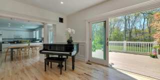 7 The Registry Gallery 10