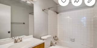 Charming 2BR Condo in Aurora Gallery 10