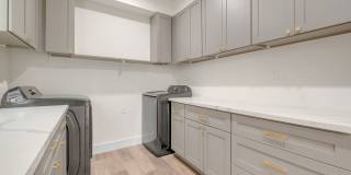 4 Bed / 4 Bath Townhome in Sawtelle Gallery 26