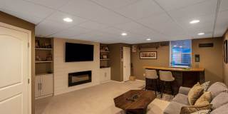 Beautiful 3 Bedroom Bridgeport Townhome! Gallery 33