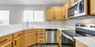 Totally Updated 3 Bedroom 4 Bath home Gallery 6