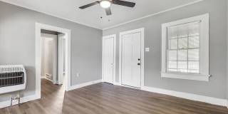 216 E Division - Pilot Point Gallery 4