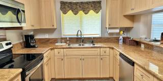 3 Bedroom / 2 Bathroom Townhome in Kehalani Gardens! Small yard and pet friendly! Gallery 4