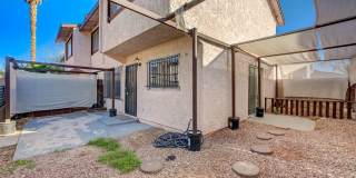 2 Bedroom Townhouse with 2 Car Garage!! Gallery 1