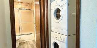 Beautifully Upstairs Condo at Ridgecrest Condominiums!! HOA Pool/Jacuzzi Gallery 11