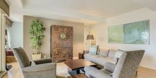 Spacious condo at the iconic Watermark Towers Gallery 5