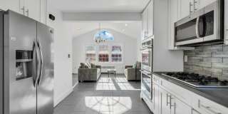 3 Royal Place Gallery 9