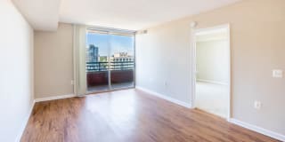 Virginia Square Gallery 22