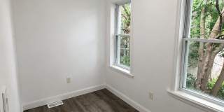 125 N Sickels St Gallery 10