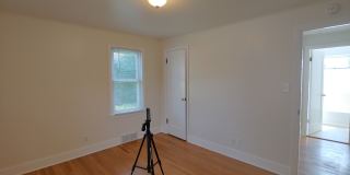 Charming 2-Bedroom Home in West Seattle-Off Street Parking- Large Outdoor Space Gallery 6