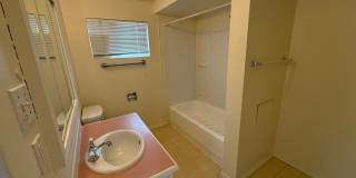 Freshly painted large home near Everett Mall AVAILABLE NOW Gallery 4