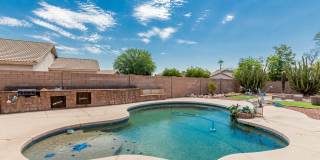 Charming 3 bed, 2.5 bath in El Mirage! W/POOL!! Gallery 34