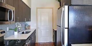 Glendale Apartments - Student Housing Gallery 17