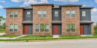 Live, love, and grow in this charming townhome! Gallery 1